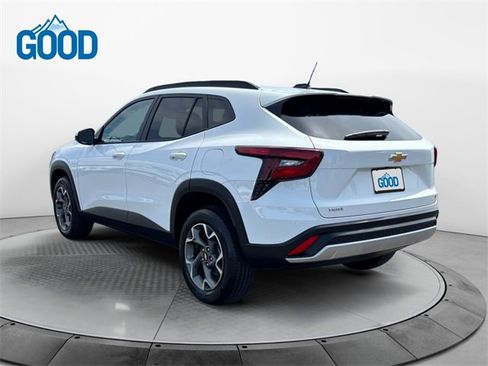 Used 2024 Chevrolet Trax LT w/ Driver Confidence Package image 3