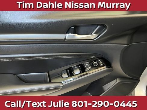Used 2023 Nissan Altima 2.5 SV w/ SV Premium Package AWD/4WD image 23