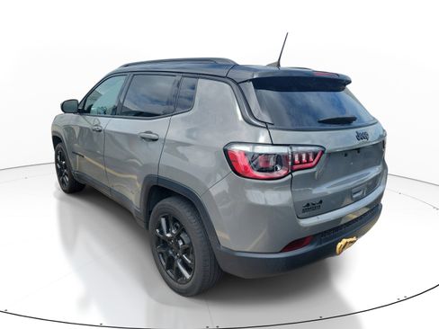 Used 2023 Jeep Compass Latitude AWD/4WD image 4
