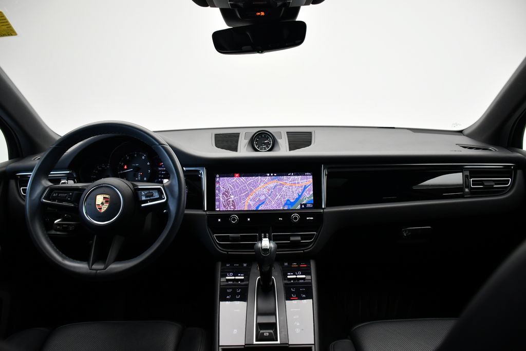 Certified 2023 Porsche Macan AWD/4WD image 20