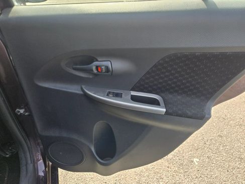 Used 2013 Scion xD image 16