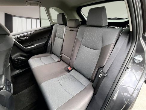 Used 2025 Toyota RAV4 XLE image 20