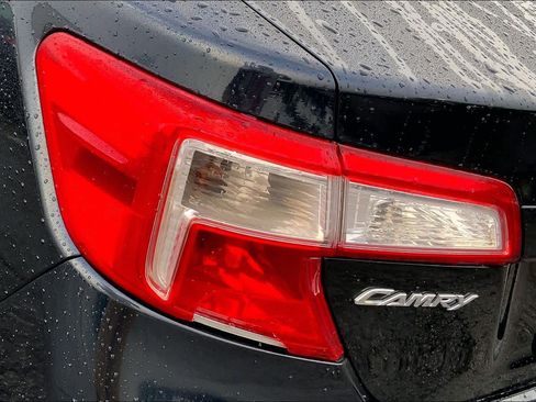 Used 2013 Toyota Camry LE FWD image 26