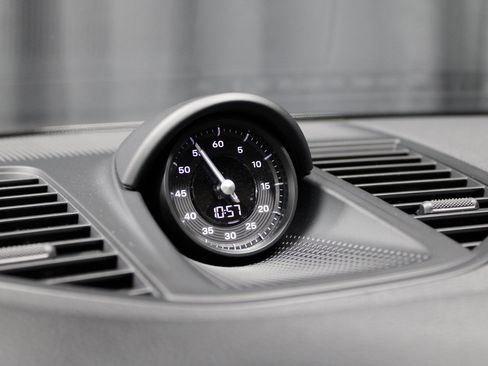 Certified 2025 Porsche Panamera 4 image 34