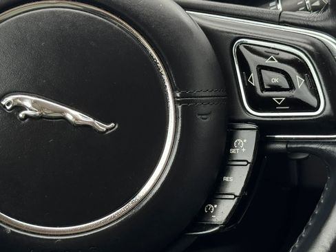 Used 2014 Jaguar XJ L Portfolio RWD image 35