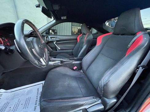 Used 2014 Scion FR-S image 10