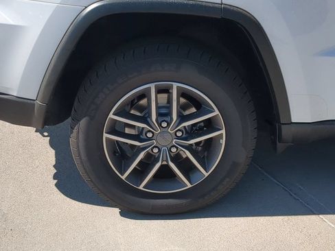 Used 2019 Jeep Grand Cherokee Limited AWD/4WD image 13