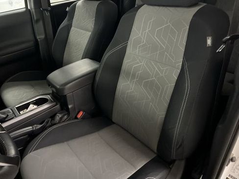 Used 2023 Toyota Tacoma TRD Off-Road image 18