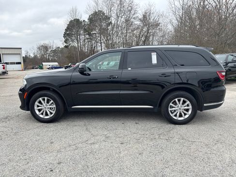 Used 2024 Dodge Durango SXT w/ 3rd Row Seating Group image 8