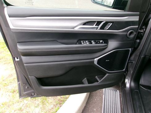 New 2026 Jeep Grand Wagoneer L Limited AWD/4WD image 5