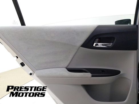 Used 2013 Honda Accord LX image 23