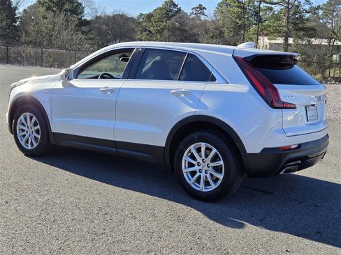 Used 2019 Cadillac XT4 Luxury image 3