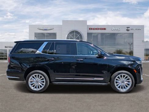 Used 2023 Cadillac Escalade Premium Luxury image 2