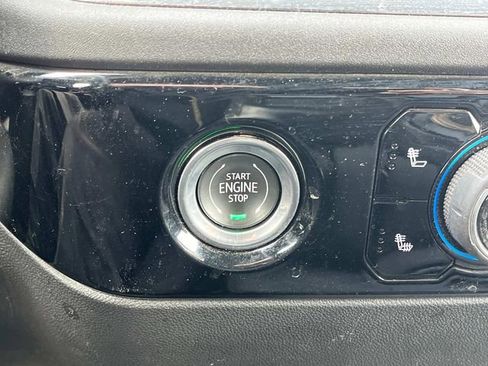 Used 2024 Chevrolet Silverado 1500 LT image 34