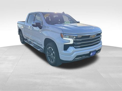 Used 2023 Chevrolet Silverado 1500 High Country w/ Technology Package image 9