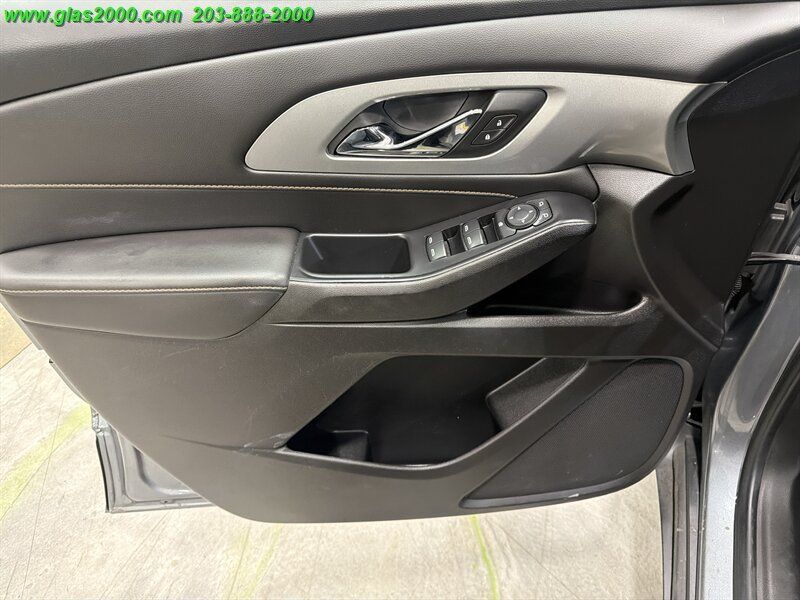 Used 2021 Chevrolet Traverse LS AWD/4WD image 25
