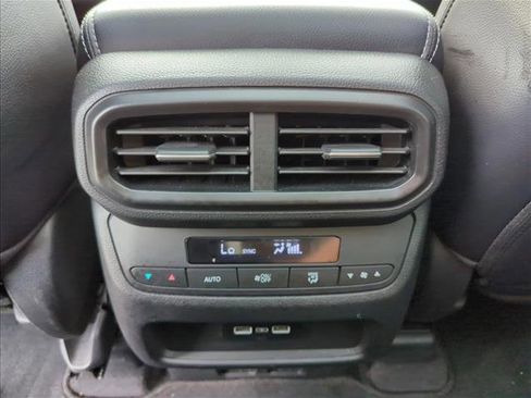 Used 2023 Honda Pilot Touring image 21