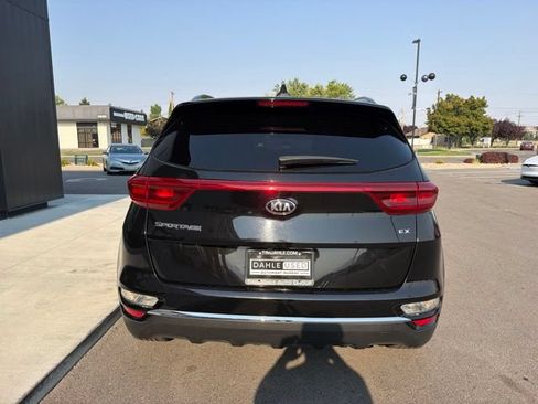 Used 2022 Kia Sportage EX AWD/4WD image 6