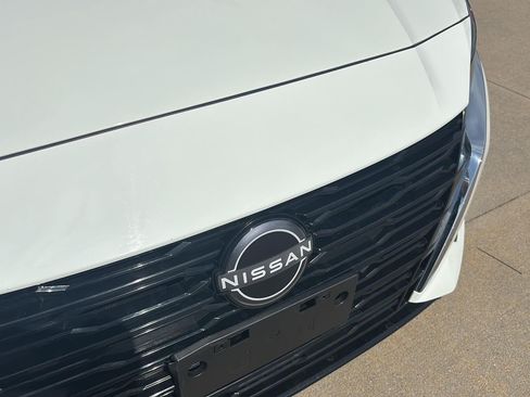 Used 2025 Nissan Altima 2.5 SV FWD image 29