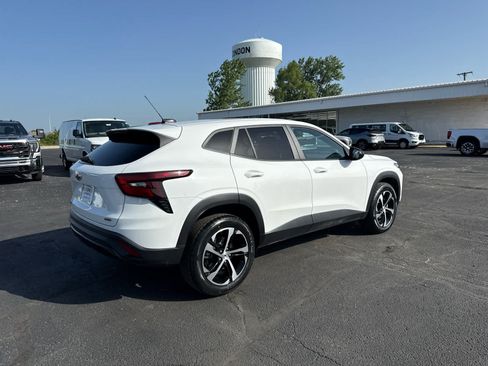 Certified 2024 Chevrolet Trax RS FWD image 5