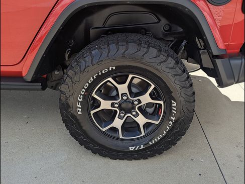 Used 2023 Jeep Wrangler Unlimited Rubicon w/ LED Lighting Group AWD/4WD image 15