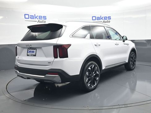 New 2026 Kia Sorento EX AWD/4WD image 8