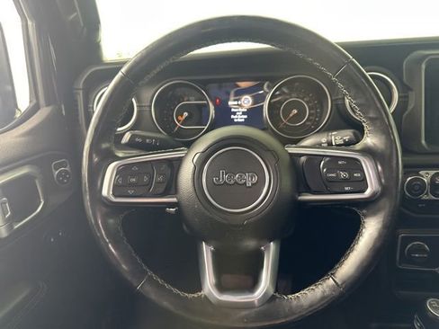 Used 2020 Jeep Gladiator Overland AWD/4WD image 9