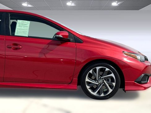 Used 2018 Toyota Corolla iM w/ All-Weather Mat Package image 32