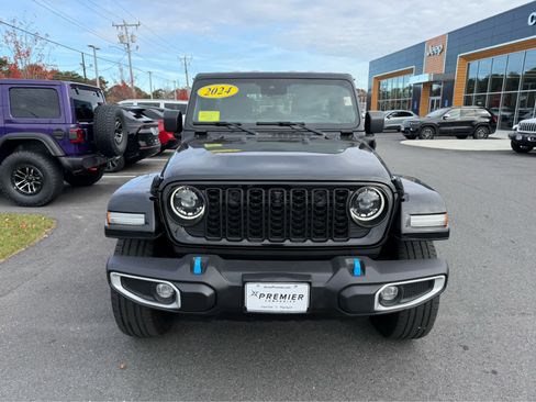 Used 2024 Jeep Wrangler Sahara w/ Technology Group image 2