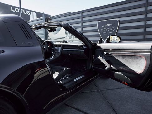 Used 2019 Porsche 911 Targa 4 GTS image 22