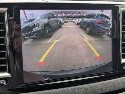 Used 2024 Chrysler Pacifica Touring-L FWD image 22
