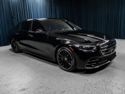 New 2025 Mercedes-Benz S 580 4MATIC Sedan image 3