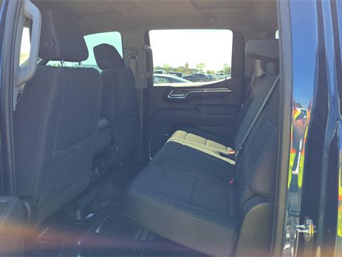 Used 2023 Chevrolet Silverado 1500 LT AWD/4WD image 16