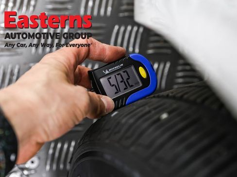 Used 2025 Nissan Versa SV image 29