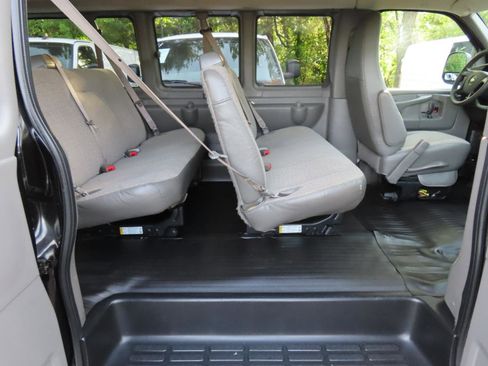 Used 2014 Chevrolet Express 3500 LS RWD image 9