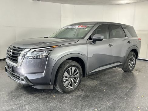 Certified 2022 Nissan Pathfinder S image 6