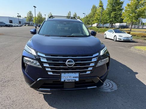 Used 2025 Nissan Rogue Platinum AWD/4WD image 2