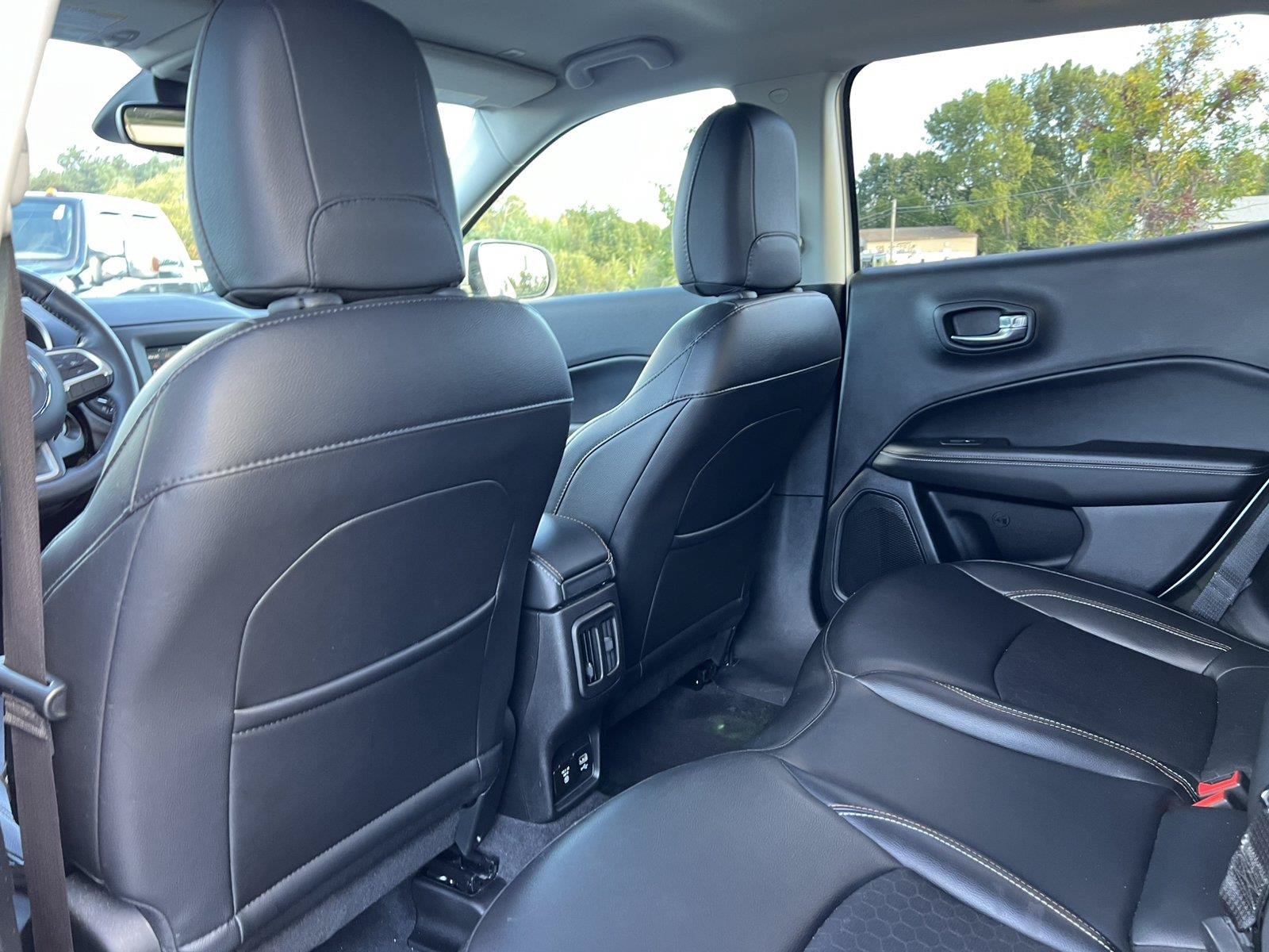 Used 2019 Jeep Compass Latitude w/ Popular Equipment Group AWD/4WD image 34