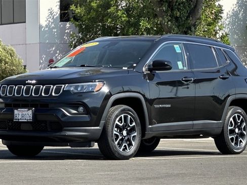 Used 2022 Jeep Compass Latitude image 8