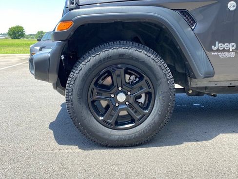 Used 2019 Jeep Wrangler Unlimited Sport S AWD/4WD image 32