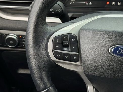 Used 2022 Ford Explorer XLT w/ Equipment Group 202A RWD image 18