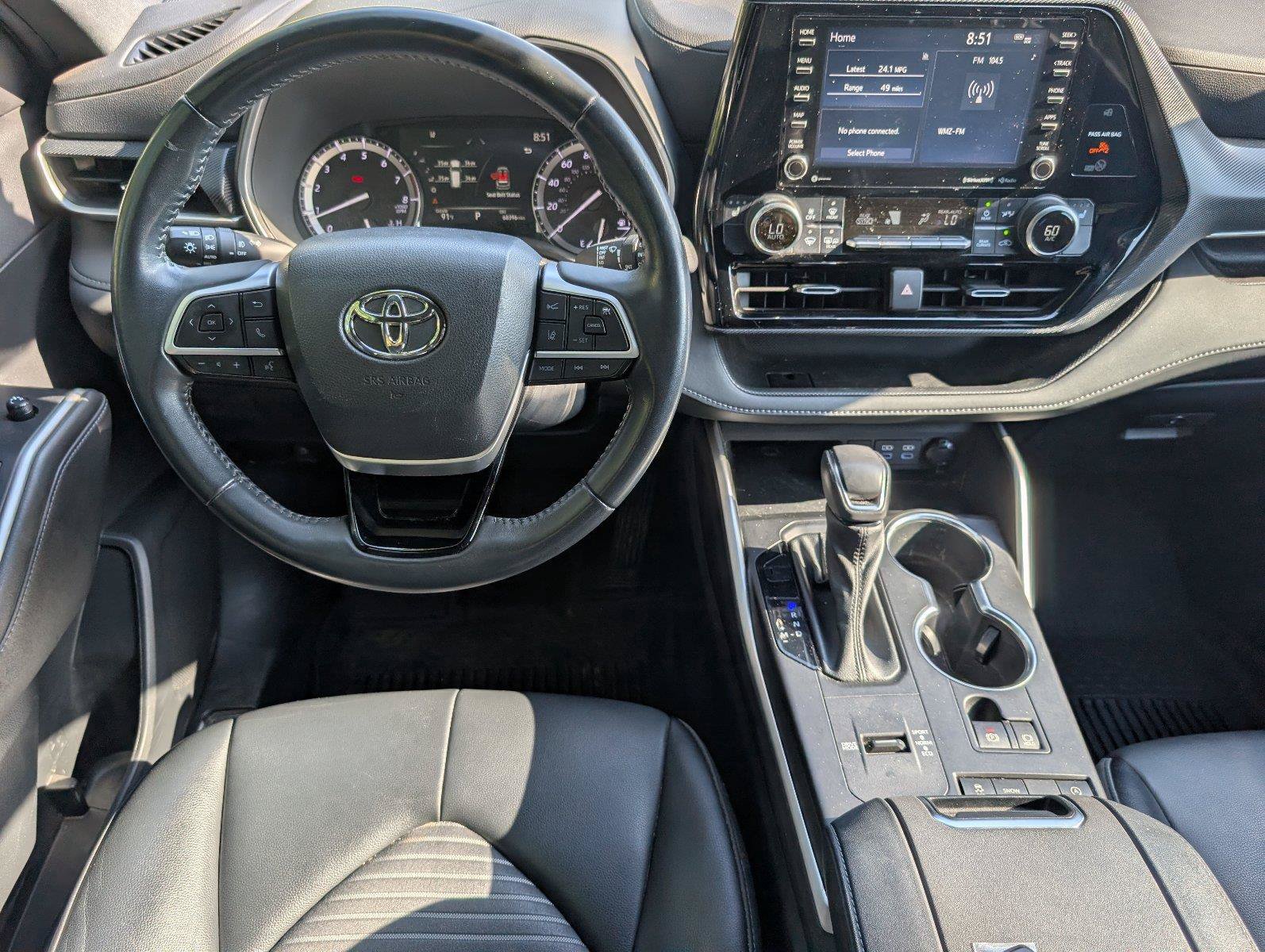 Used 2022 Toyota Highlander XSE FWD image 34