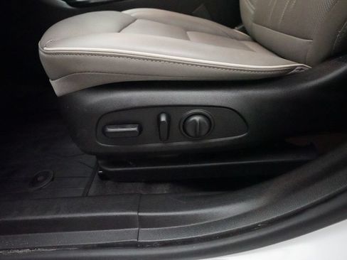Used 2025 Buick Envista Sport Touring FWD image 29
