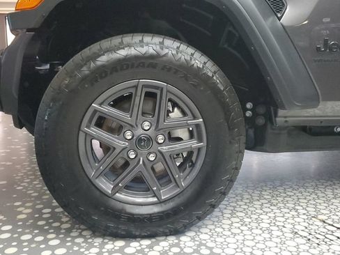 Used 2026 Jeep Wrangler Unlimited Sport AWD/4WD image 7