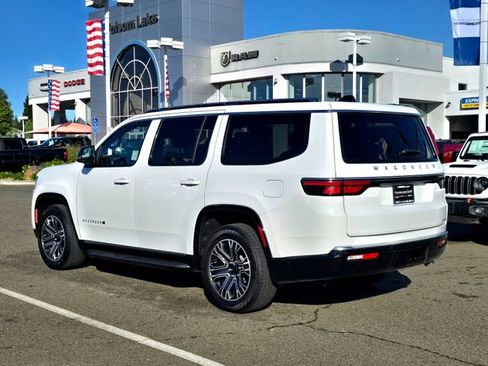 Certified 2024 Jeep Wagoneer Series II image 6