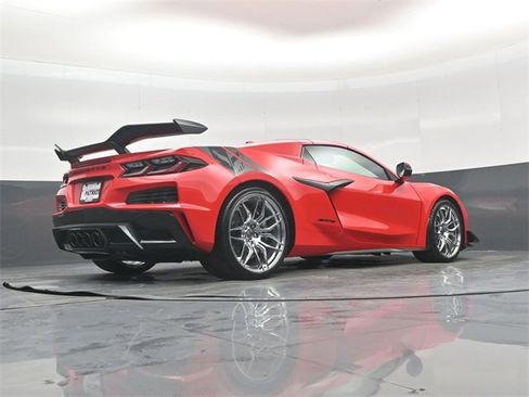 Used 2024 Chevrolet Corvette Z06 w/ Z07 Performance Package image 41
