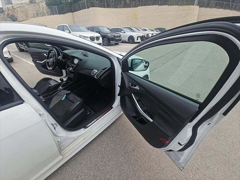 Used 2018 Ford Focus ST w/ Equipment Group 401A image 8