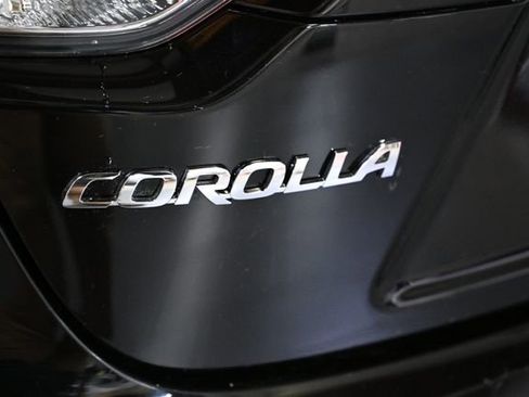 Used 2023 Toyota Corolla LE image 12