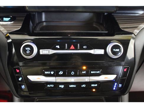 Used 2022 Ford Explorer Limited w/ Equipment Group 301A image 38