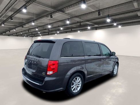 Used 2019 Dodge Grand Caravan SXT image 7